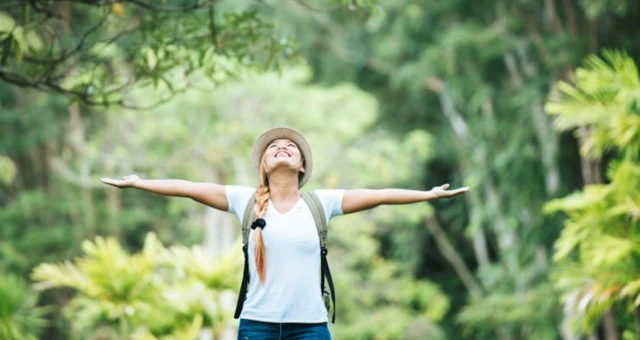 tinywow_vida-sana-feliz_78998206 mujer feliz, vida sana